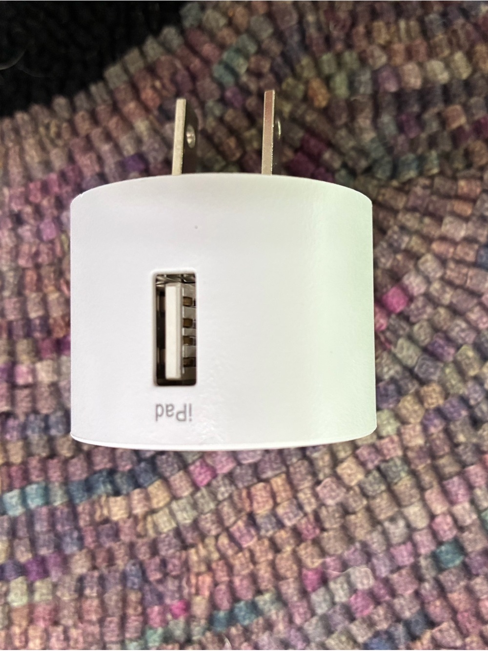 Apple White USB Power Adapter (Foldable Prongs) - Picture 2 of 6